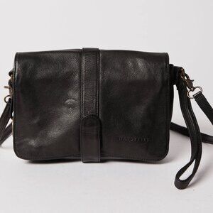 Wanders Travel Co. "The Notting Hill"- Like new